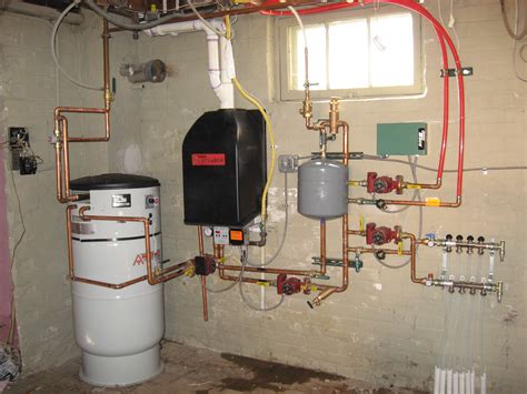 Electric heating system. Fuel sources: Natural gas, propane, electricity or solar hot water systems. Advantage: Radiant systems provide steady, even and comfortable heat across the entire home. Disadvantage: If ... 