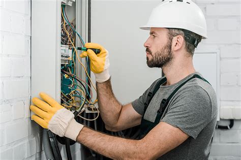 Electrician jobs nh. Being an electrician requires some dexterity and good eye-hand coordination. An electrician must be in good physical shape and have good balance. Excellent vision and the ability to distinguish colors are both crucial for working with wires... 