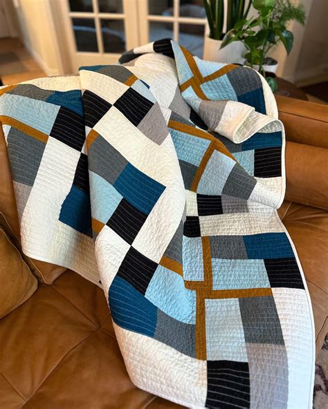 Elegant modern quilt patterns.  Discover 20 sleek Modern Quilt Pattern Ideas for a ...