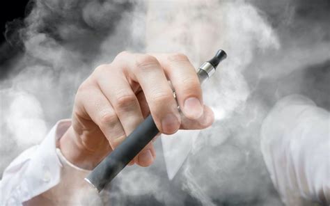 Elektronik sigara kullanımına bağlı akciğer hastalığı tanımlandı: EVALI nedir, belirtileri neler?