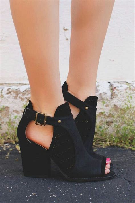 Elevate Your Style with Statement-Making Black Chunky Heel Shoes: A Must-Have for Every Wardrobe