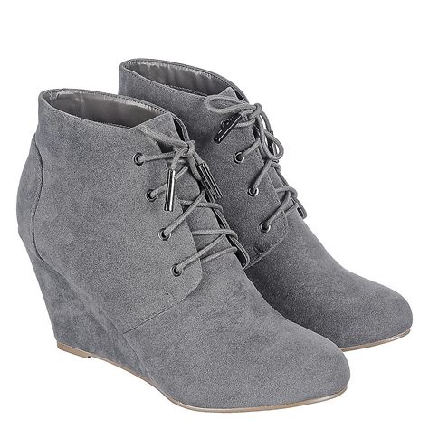 Elevate Your Style with the Perfect Pair of Ladies Wedge Shoe Boots