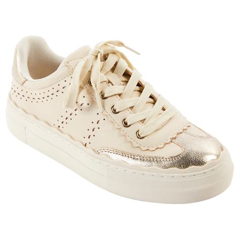 Elevate Your Style with the Vince Camuto Jenlie Sneaker: A Fusion of Comfort and Elegance