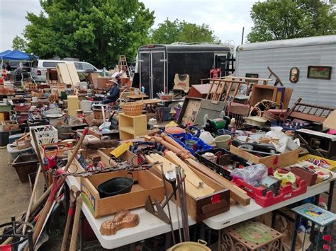 ELEVEN ACRES FLEA MARKET Transformed and thriving. By Tina Firesheets Staff Writer. Jul 26, 2010 Updated Jan 24, 2015. 0. THOMASVILLE — The customers start lining up for fresh fish as early as 6 .... 