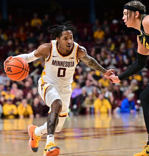 Elijah Hawkins sets Gophers single-game assist record in win over IUPUI