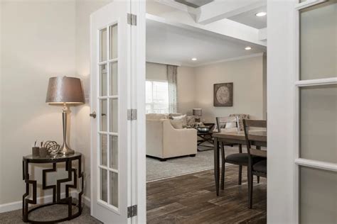 Elite'den; Erenköy minibüs yolu üzerinde 305m2, ön kullanımlı.