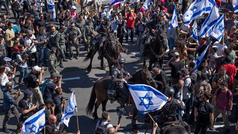 Elite officers in Israel’s military plan Sunday walkout