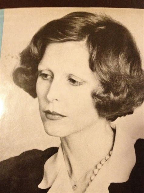 Elizabeth McNeill is a