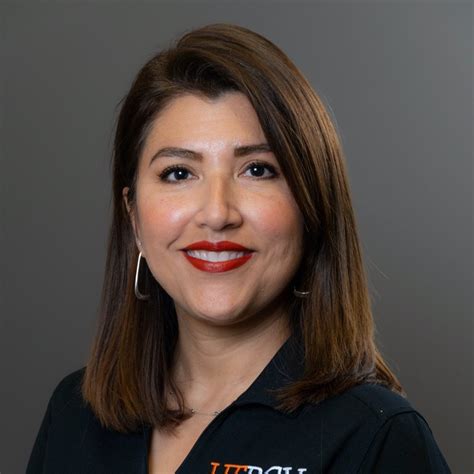 Elizabeth Reyes Linkedin Luzhou
