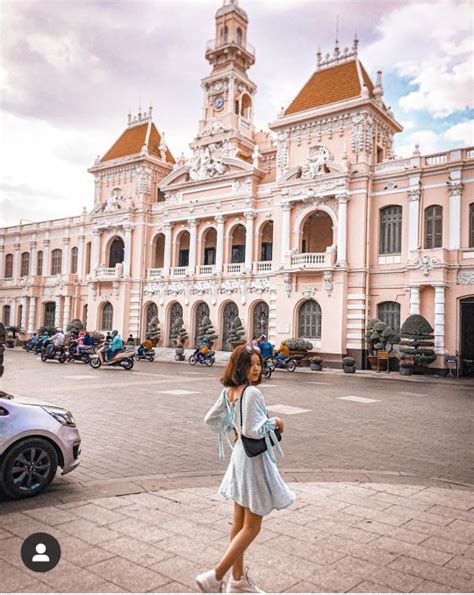 Elizabeth Ward Instagram Ho Chi Minh City