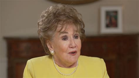 Elizabeth Dole takes emotional pause as Bob Dole lies in state Elizabeth Dole placed her head on the casket of her late-husband, former senator Robert J Dole, as he lay in state in the.... 