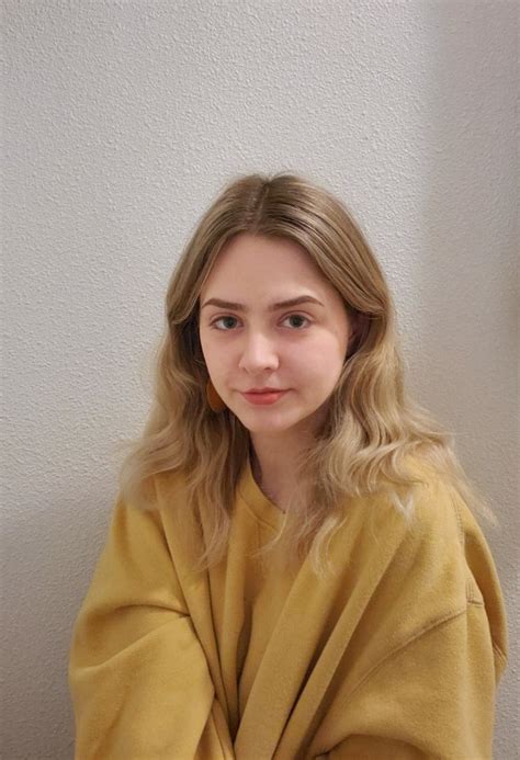 Ella Profile Photo