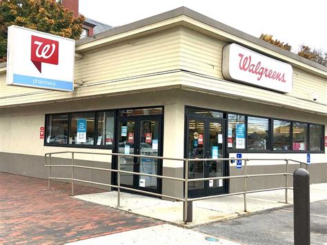  Find a Walgreens location near Ellsworth, ME that FedEx delivers and picksup from so that you conveniently drop-off/pickup your packages. 
