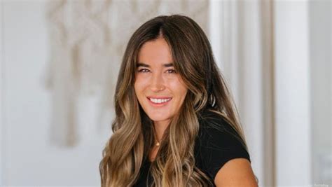 Following in her parents' footsteps, Gheno started BootayBag, a subscription underwear company, generating millions in sales. Here's how she did it. For Ellyette Gheno, entrepreneurship runs in...