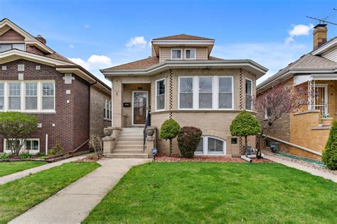 Elmwood park houses for sale. 201 Philip Ave, Elmwood Park, NJ 07407 is currently not for sale. The -- sqft multi family home is a 6 beds, 5 baths property. This home was built in null and last sold on 2024-02-02 for $910,000. View more property details, … 