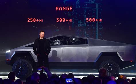 Elon Musk, Tesla deliver the first batch of Cybertrucks