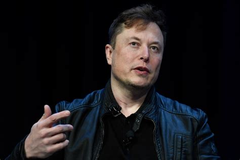 Elon Musk announces hiring of new Twitter CEO