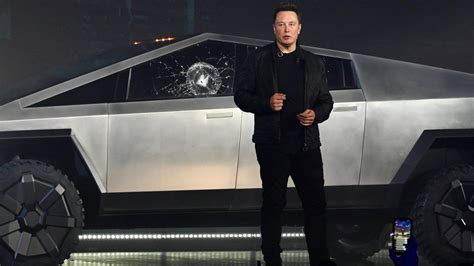 Elon musk tesla cybertruck. At some point in 2025 — and once Tesla has navigated these production challenges — the company will be making “roughly” 250,000 Cybertrucks a year, Musk predicted. Pilot production of the ... 