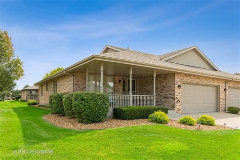 Elwood homes for sale. Recommended. $149,900. 3 Beds. 2 Baths. 1,456 Sq Ft. 409 N 10th St, Elwood, KS 66024. NEW, NEW, NEW!!!! Welcome home to this gorgeous, fully remodeled property from the inside-out featuring a large .32 acre corner lot, recently poured asphalt driveway, a remarkable 50 year metal roof, and smart siding. It doesn't get better than brand new … 