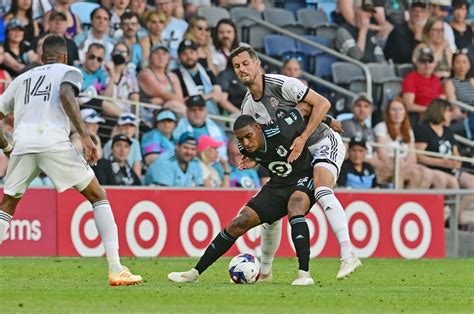Emanuel Reynoso sparks Loons, but they settle for 1-1 draw with Toronto