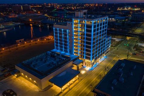 Embassy suites rockford. Located on top of Embassy Suites by Hilton™ Rockford Riverfront Hotel; 416 S Main Street, 12th Floor Rockford, IL 61101; 815-668-7878; info@esrockford.com 