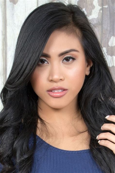 Dec 1, 2023 · Ember Snow- Net Worth, Age, Parents, Nationality, Boyfriend, Height, Career. Updated On December 1, 2023. Ember Snow is a writer and actress. She has managed …