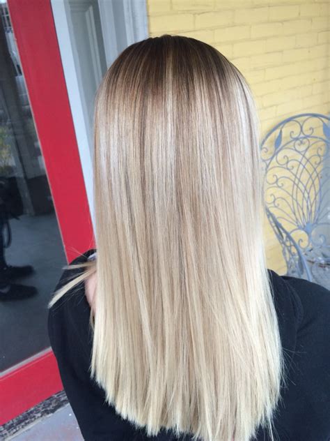 Embrace the Chic and Effortless Style of Rooted Blonde