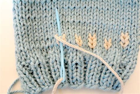 Embroider on Knit Tutorial Duplicate Stitch Mama In A Stitch