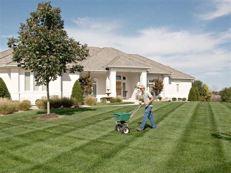 Emerald Lawns Lawn Care Edmond, OK