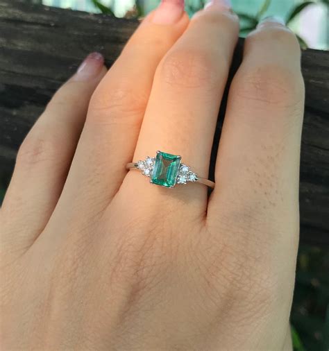 Emerald and diamond ring. The rarity and beauty of larger high quality emeralds make the emerald engagement ring a celebrity magnet. Jackie Kennedy’s emerald engagement ring consisted of a beautiful 2.84 carat emerald-cut … 