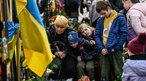 Emergency visa applications for Ukrainians fleeing war to end Saturday