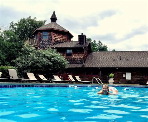 Emerson resort and spa. The Emerson Resort & Spa is a hidden treasure located a mere two hours from Manhattan. Designed with the splendor of the Catskill Mountains and Hudson Valley in mind, open spaces and oversized ... 