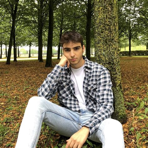 Emiirbayrak YouTube.