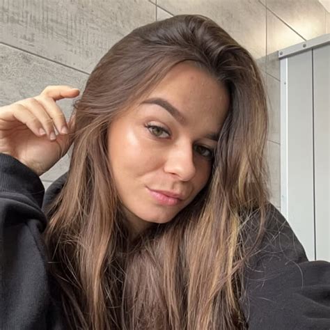 Emilka ŚLiwka Leaked XxX 🍌 20 Photos