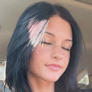 Emily  Bee Onlyfans Leak