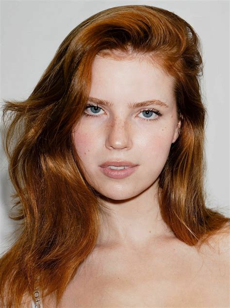 Emily Deyt  Aysage Onlyfans Leak
