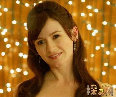 Emily Susan Video Qinhuangdao