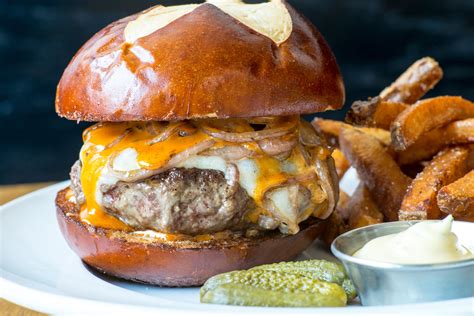 Emily burger. By Emily Davies, Peter Hermann, ... Review | At a new Georgetown spot, $12 gets you a burger with a French accent. Capitals, unable to get a grip, are ‘overwhelmed’ by Maple … 