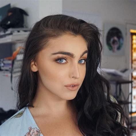 Emilyrinaudo Onlyfans Leak