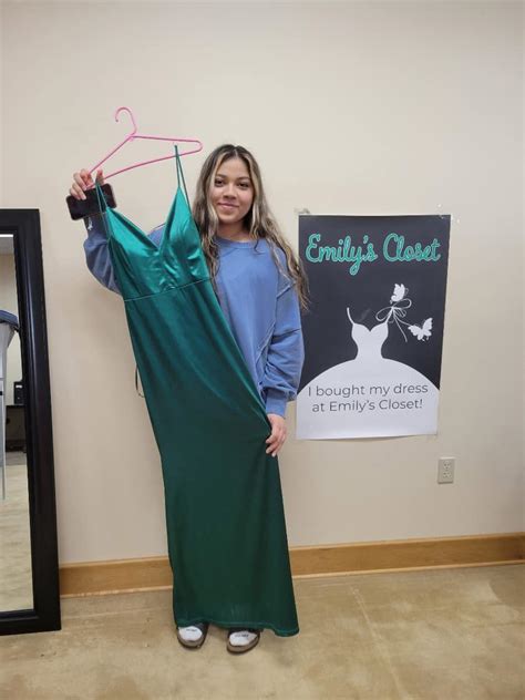 🍑 Emilyscloset Onlyfans Leak +18