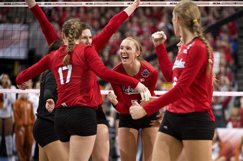 Here is a first look at a way too early Power 10 rankings for next volleyball season. ... of the best to do it. ... and Jenna Otec, the star libero. The Boilermakers will bring back Emma Ellis ...