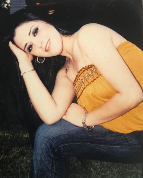 Emma coronel aispuro young