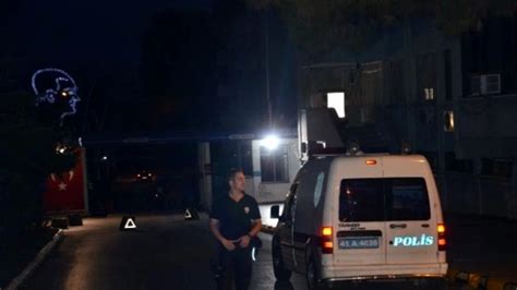Emniyet gibi yaklaşarak siyasetçiyi öldürerek ateşli hainin araması sürüyor - belgeler açığa çıktı.