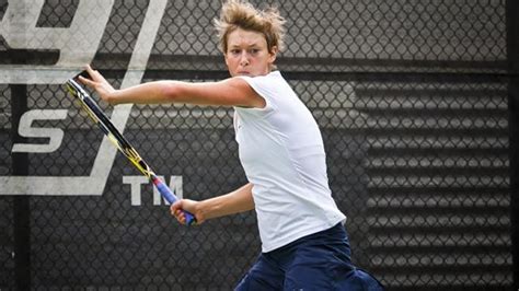Emory wins both of doubleheader in shutout 