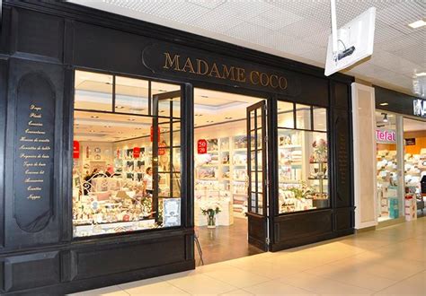 En Yakın İzmir Karşıyaka Madame Coco Mağazaları Telefon.