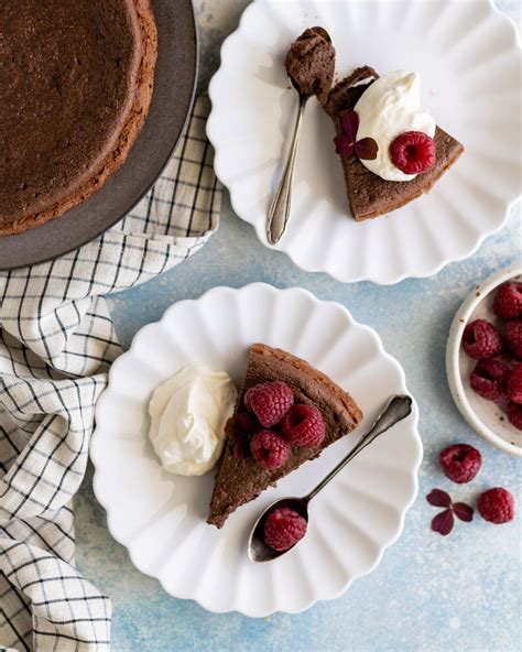 En snabb  samt  lätt kladdkaka  vid bara  numeriskt värde ingredienser!