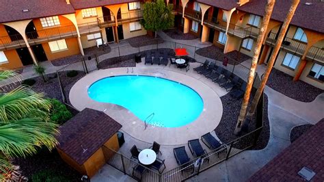 Encanto Apartments is a 777 - 1,275 sq. ft. apartment in Corona in zip code 92883. This community has a 1 - 2 Beds , 1 - 2 Baths , and is for rent for $2,158. Nearby cities include Norco , Eastvale , Riverside , Mira Loma , and Chino Hills .