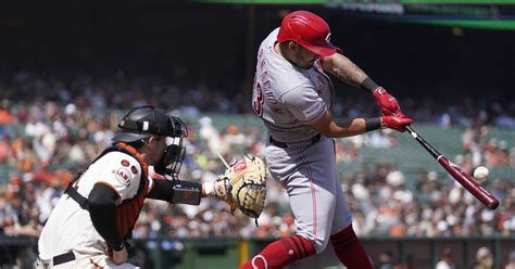 Encarnacion-Strand homers in first career 4-hit game, Reds beat Giants 4-1