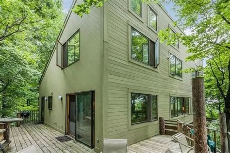Enchanted treehouse on lake michigan. Enchanted Treehouse on Lake Michigan has a remarkable view of the lake. This rental is perfectly placed on a sand dune to give guests the ultimate view of the ... 