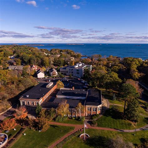Endicott beverly ma. Applicants should submit the following to Graduate Admissions, Endicott College, 376 Hale Street, Beverly, MA 01915. Non-refundable $50.00 application fee (check made payable to Endicott College, cash or online) Application fee waived for veteran and military students; 